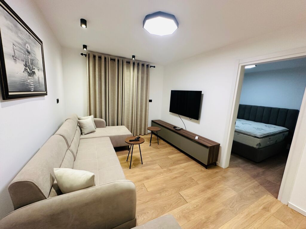 Jepet Me Qera Apartament 1+1+1 Ballkon