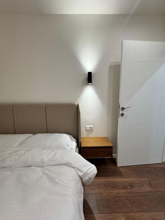 Apartament me qera - Xhamlliku