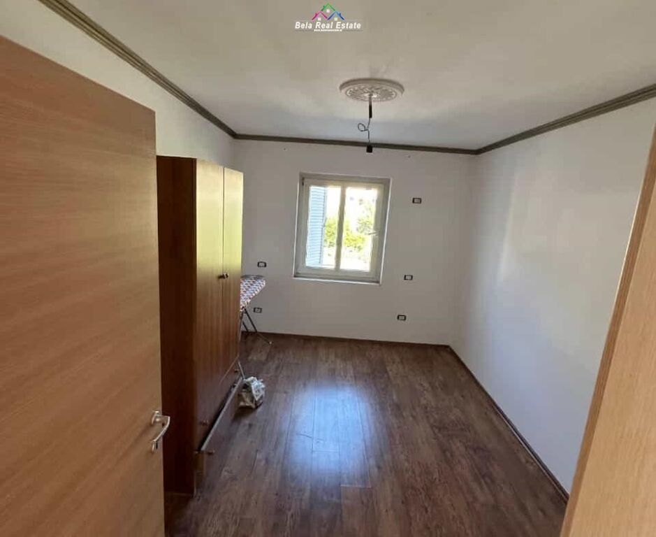 Apartament Ne shitje 2+1 Ne Kombinat (ID B121214) Tirane