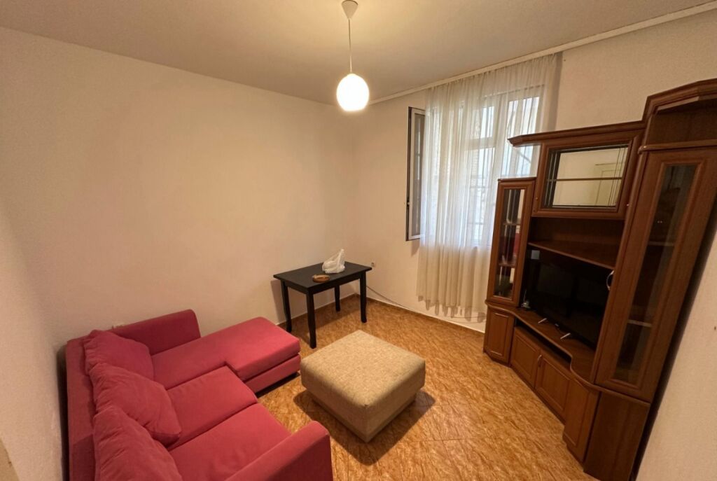 House 1+1 for rent, Zogu i Zi near the Red Cross 400 thousand lek
