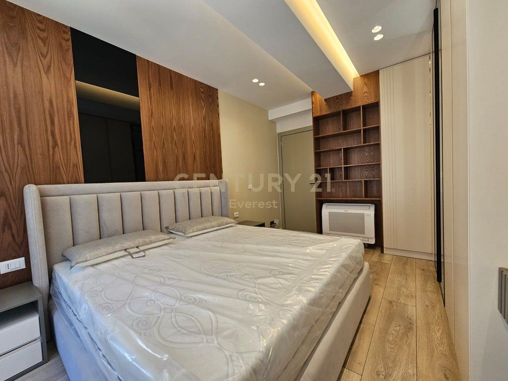 RESIDENCE KODRA E DIELLIT 1, WE RENT APARTMENT 3+1+ PARKING SPACE 1,800 € /Month