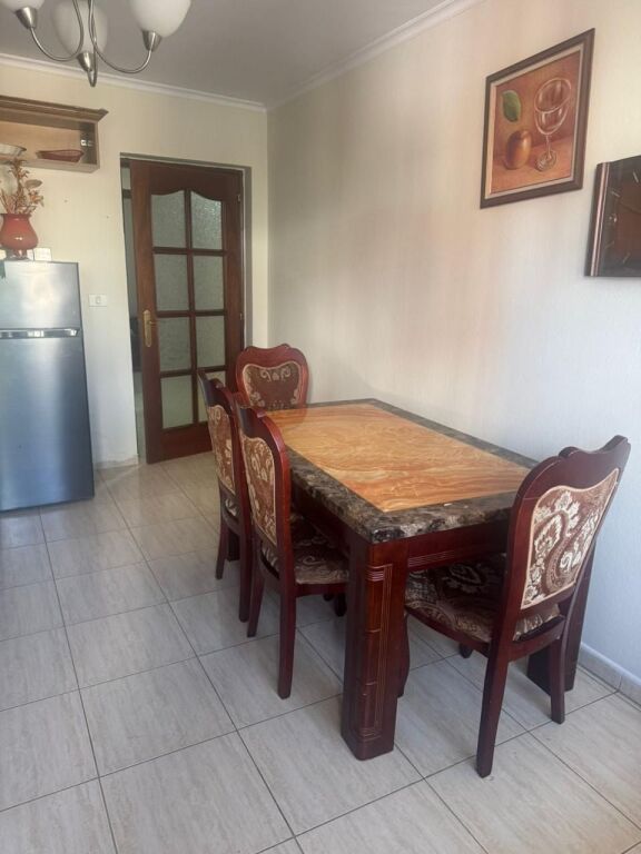 Jepet  me qira 1+1 Rr.Kongresi i Manastirit 40.000 leke