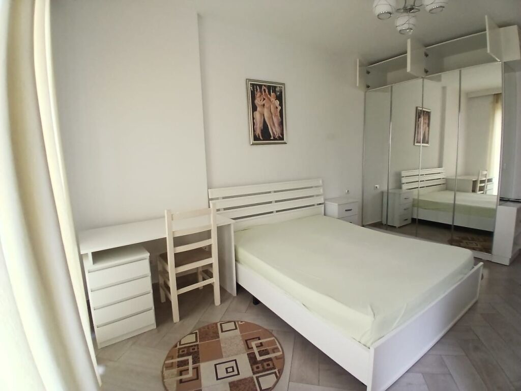 Jepet Me Qera Apartament 1+1+1 Ballkon