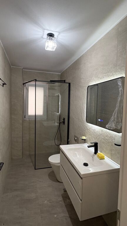 Jepet me qera apartament 1+1 i mobiluar tek Rruga Irfan Tomini