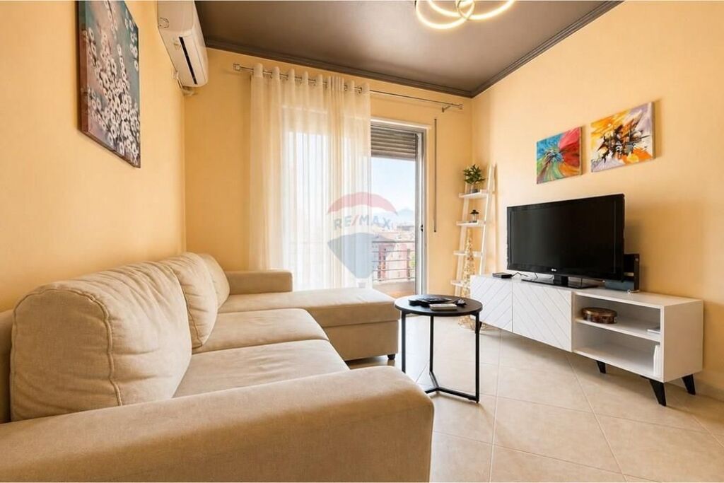 Shitet apartament 2+1 te Mine Peza