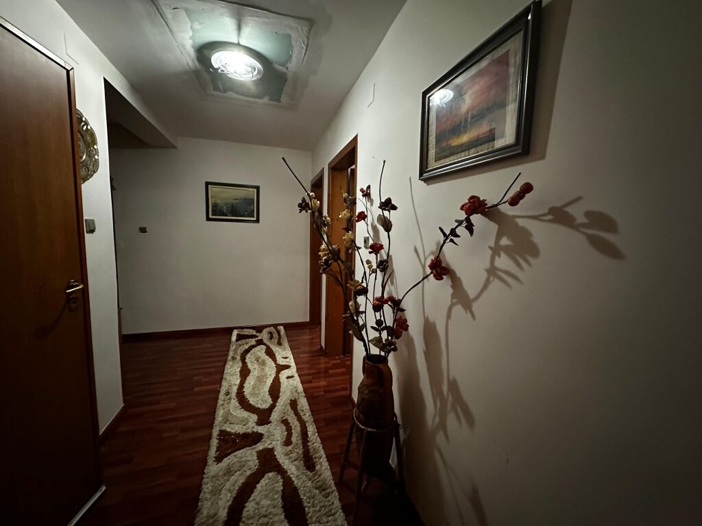 🏢Via Fortuzi, affittasi appartamento 2+1 arredato 55.000 Leke
