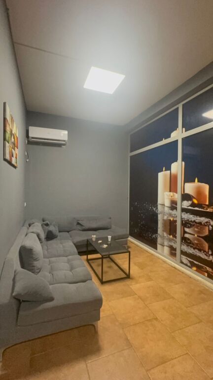 ASTIR_VENDE IN AFFITTO AMBIENTE COMMERCIALE