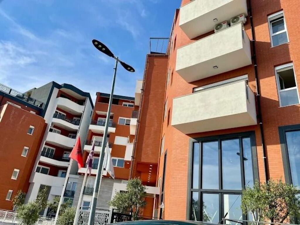 Fresk Rruga Xhon Belushi Shitet apartament luksoz 1+1
