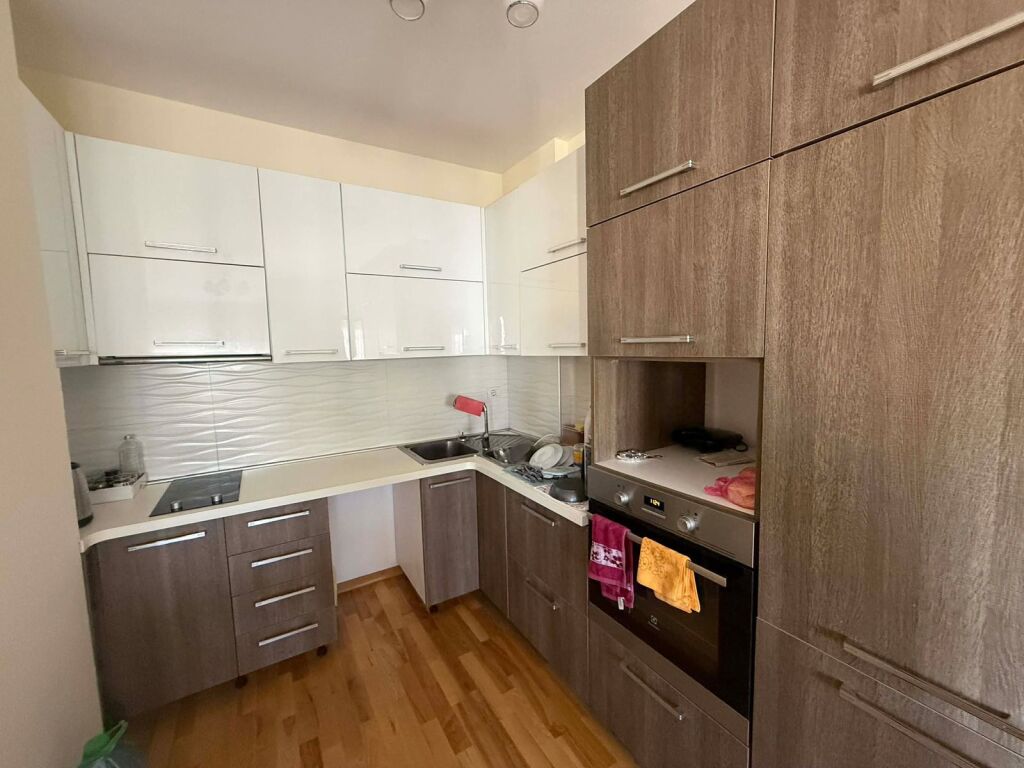 Shitet, Apartament 2+1+2 Besim Alla , Misto Mame