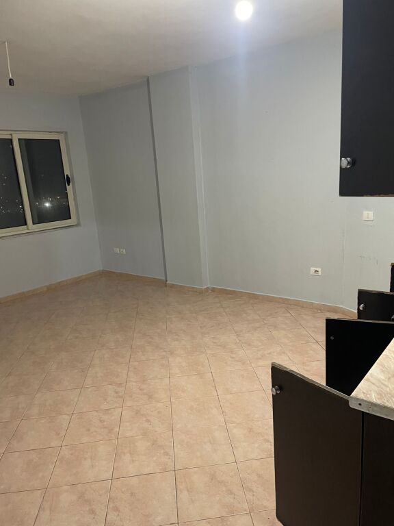Affitto | Apartament 1 + 1 | Yzberisht | 300 €/mese