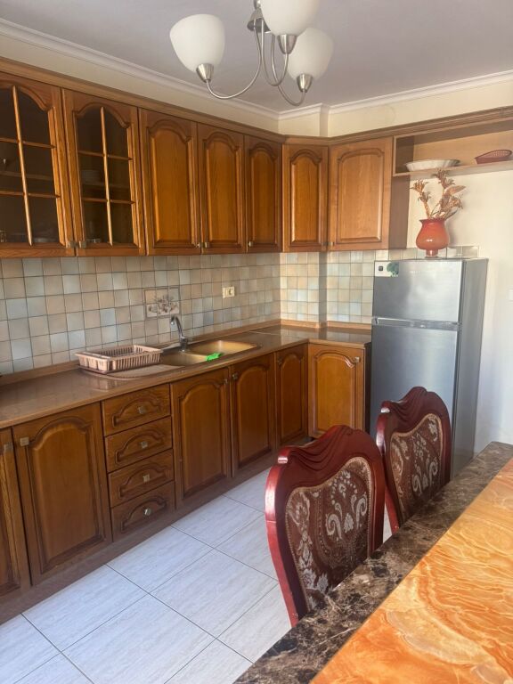 Apartament 1+1 me qira – Rruga Bardhyl !