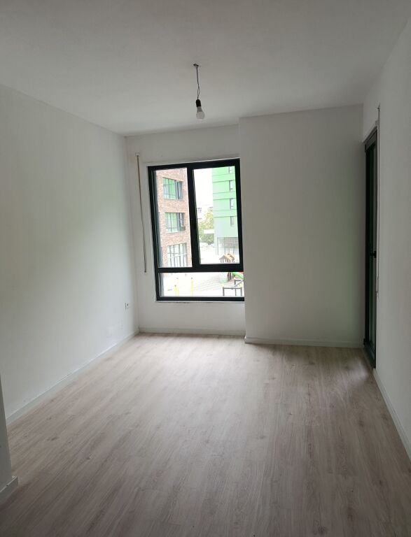 Qera | Apartament 1 + 1 | Rruga 5 Maji | 400 €/muaj