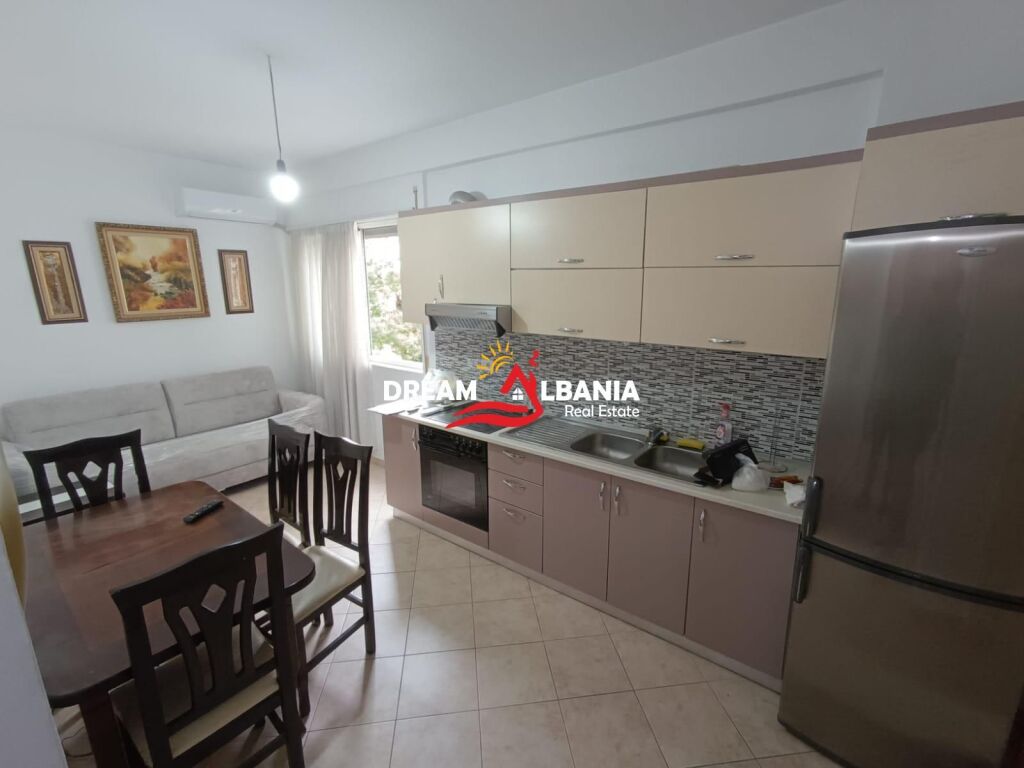 Appartamento in affitto 1+1 presso il Comune di Parigi a Tirana (ID 42111565)