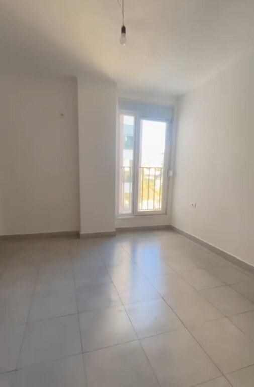 Rent, Apartament 3+1 , 5 Maji, 450 Euro/Muaj