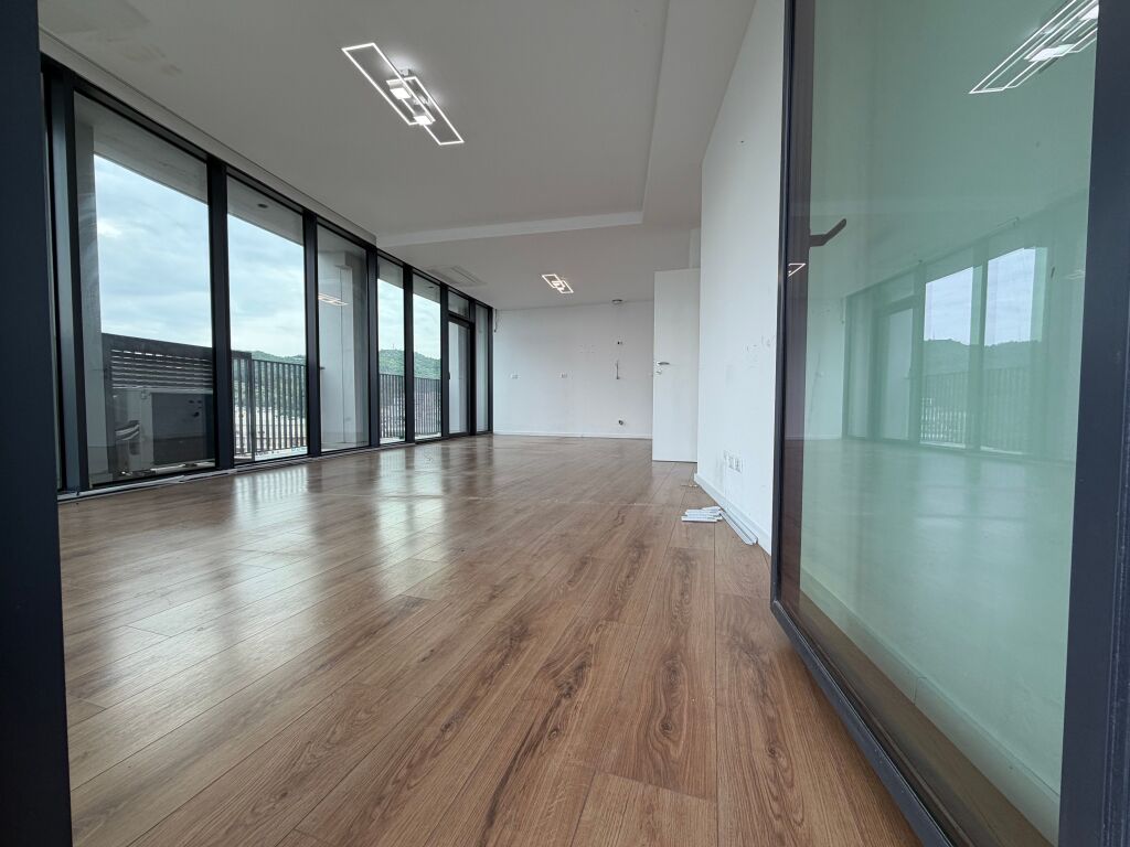 Office for Rent Lake View