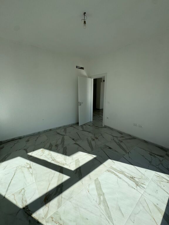 Business Premises 1+1 for rent, Dritan Hoxha street Aura Complex 500 thousand leke