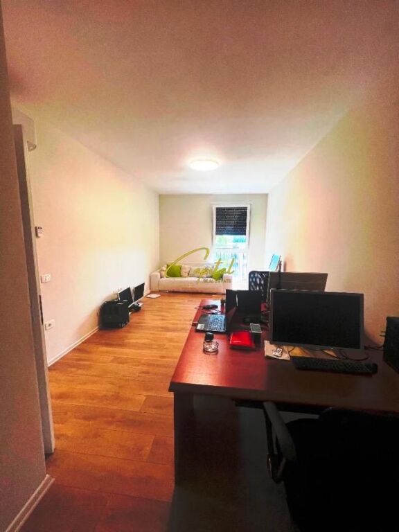 OFFICE FOR RENT 100 M2 PARIS COMMUNE 1,100 EURO