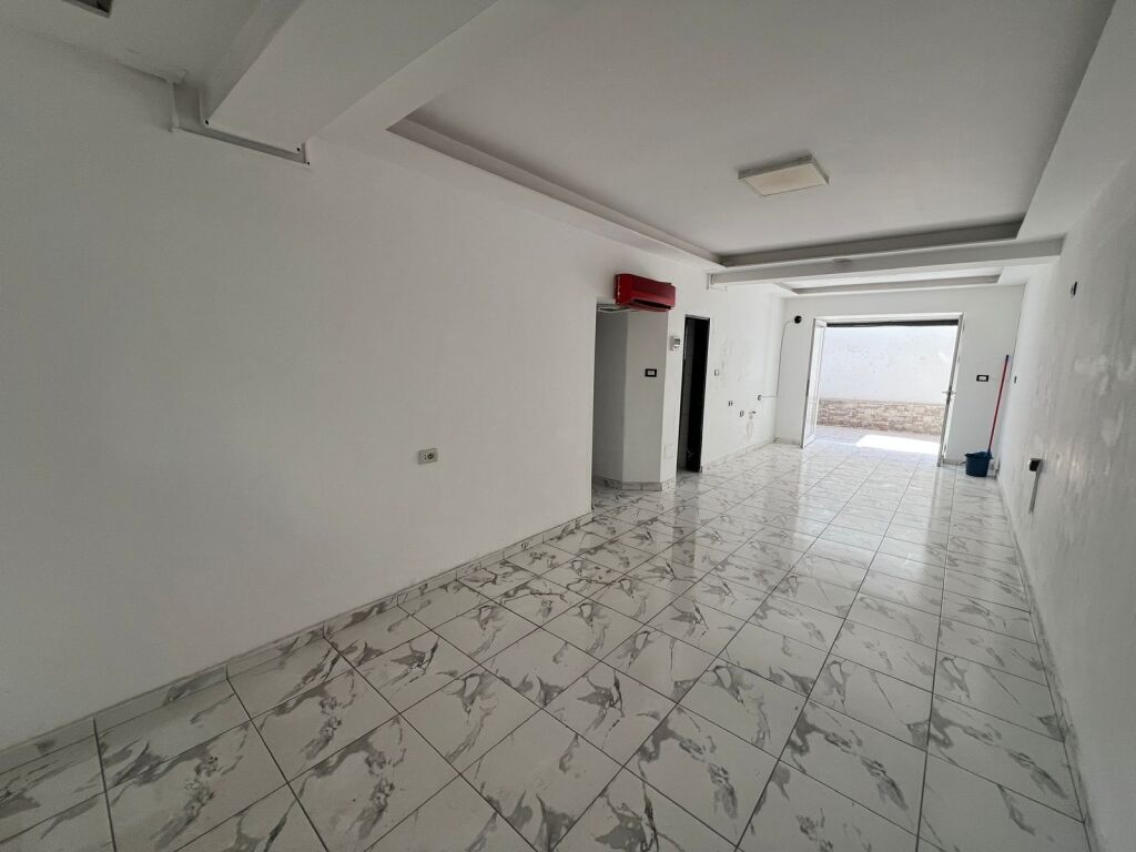 Premises for rent near the United School
