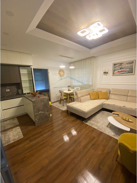 In vendita, Appartamento 2+1+2, Complesso FZ, Lago Secco, Tirana