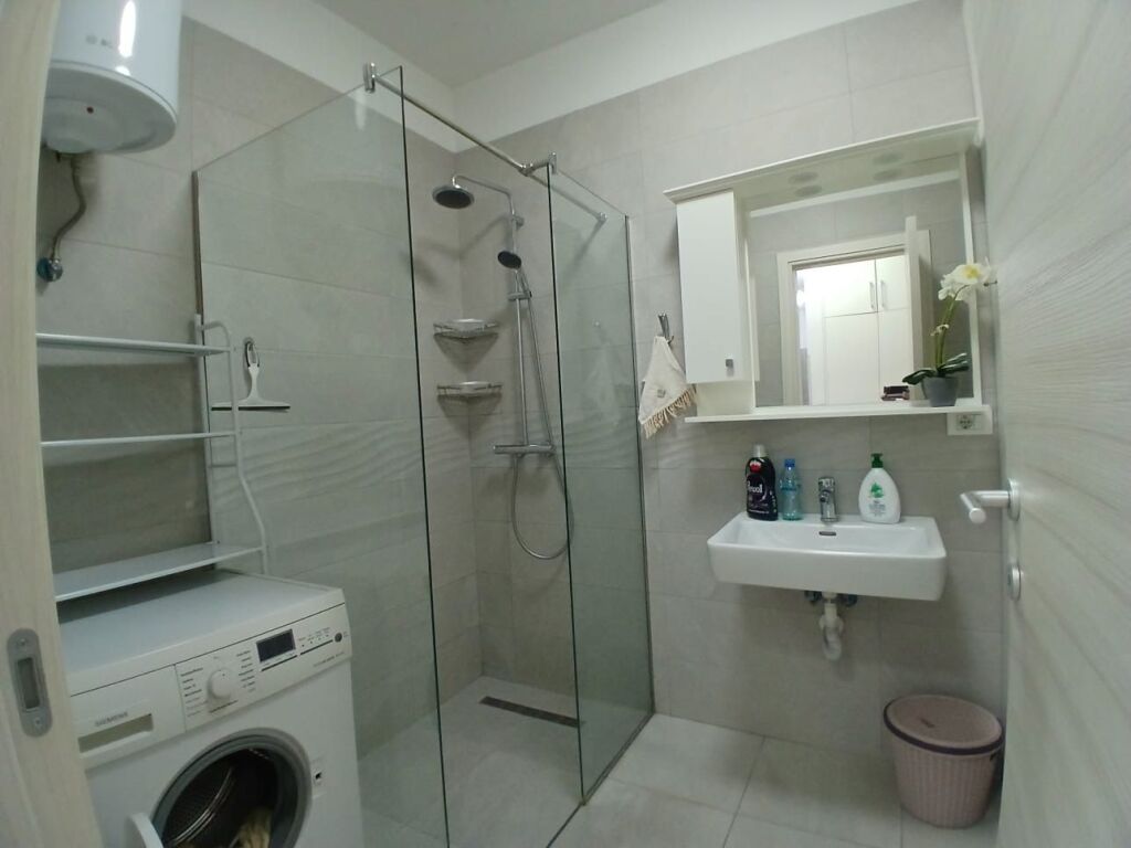 Jepet Me Qera Apartament 1+1+1 Ballkon