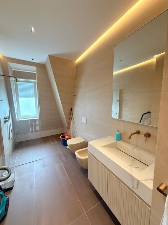 APARTAMENT LUKSOZ 2+1 + PARKIM PER QERA TEK TEG