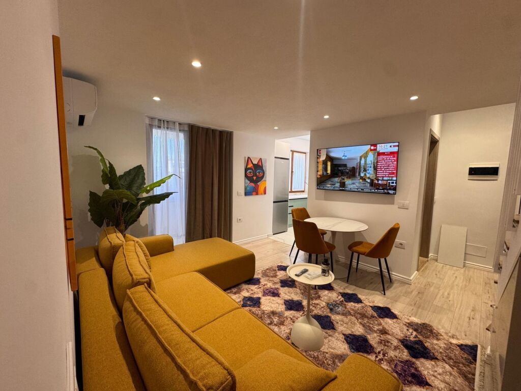 JEPET APARTAMENT ME QERA 1+1 RRUGA E DIBRES