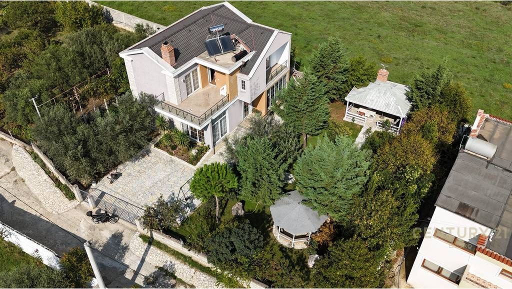 VILLA SUPER IN VENDITA VICINO AL FONDAZIONE FINE SETTIMANA DIVERSAMENTE !
