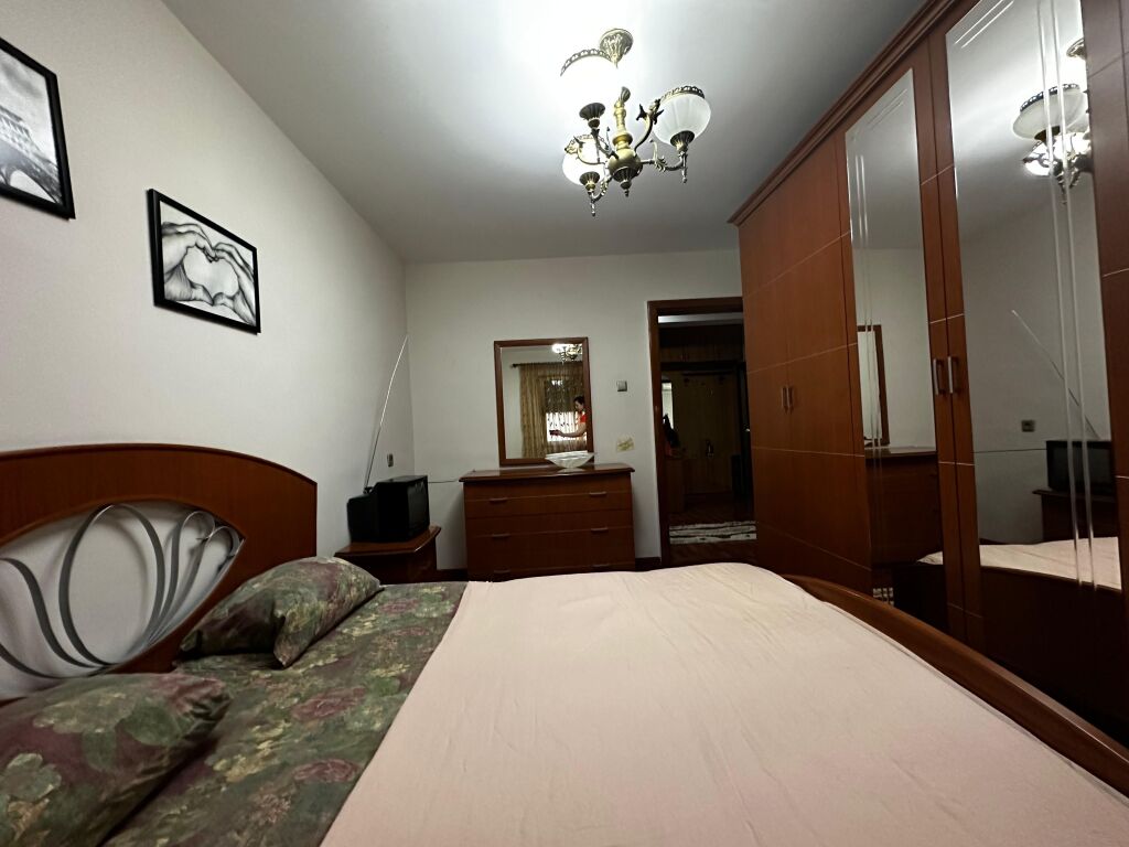 🏢Via Fortuzi, affittasi appartamento 2+1 arredato 55.000 Leke
