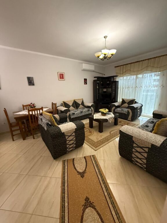 Jepet Me Qera Apartament 1+1+1 Ballkon
