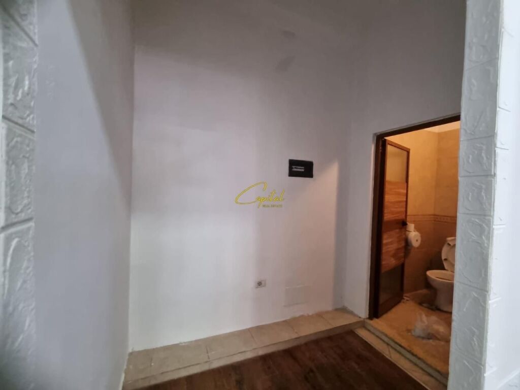 BUSINESS PREMISES FOR RENT 50 M2 MYSLYM SHYRI 60,000 LEKE