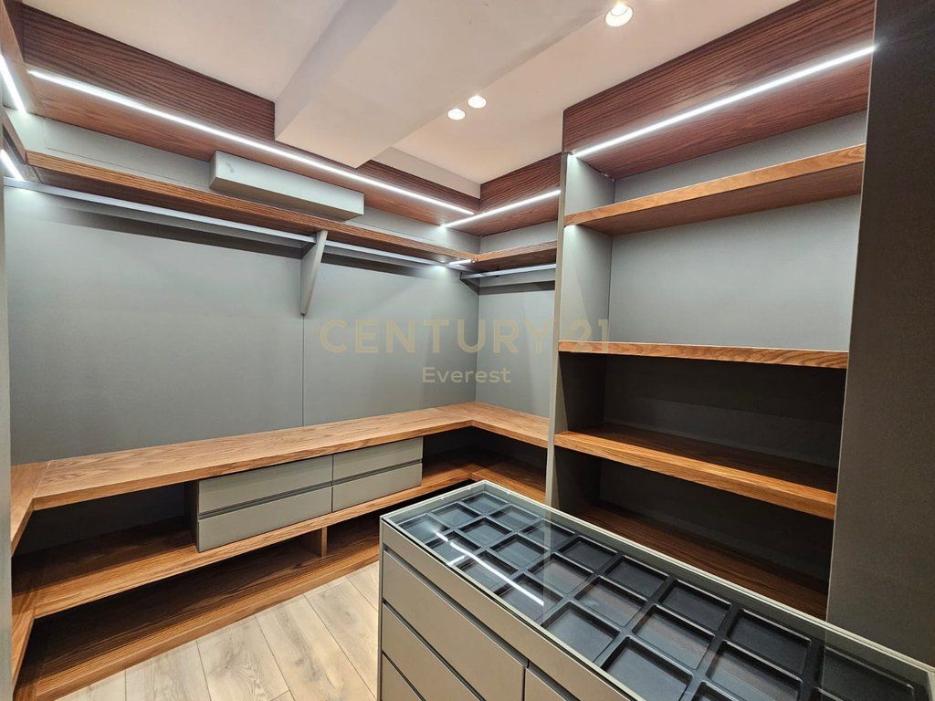 RESIDENCE KODRA E DIELLIT 1, WE RENT APARTMENT 3+1+ PARKING SPACE 1,800 € /Month