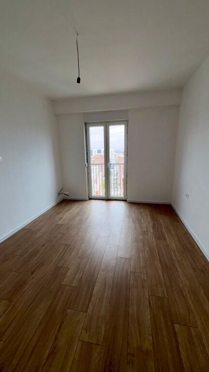 Shitet apartament 2+1 ne Bulevardin e Ri  " Orbital 1  ". 208.000 euro