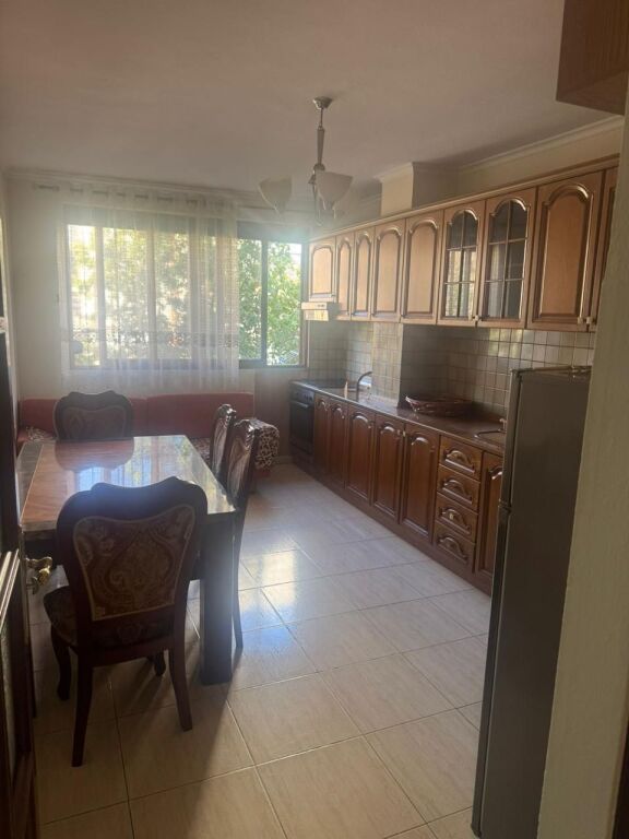 Jepet Me Qera Apartament 1+1+1 Ballkon