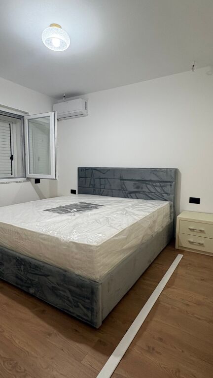 Jepet me qera apartament 1+1 i mobiluar tek Rruga Irfan Tomini