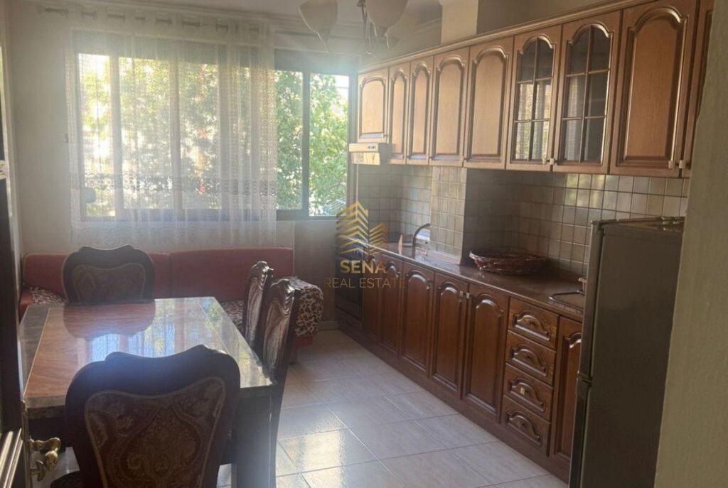 Qira, Apartament 1+1+Kuzhine e Vecuar, Kongresi i Manastirit, 40.000 Lek/Muaj
