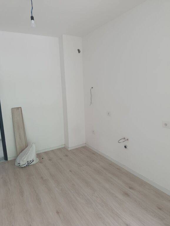 Qera | Apartament 1 + 1 | Rruga 5 Maji | 400 €/muaj