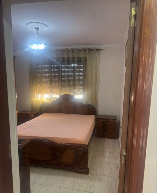 Apartment 1+1 for rent, Kongresi Manastirit street near Hospital 5 opposite Pediatrics 400 thousand lek