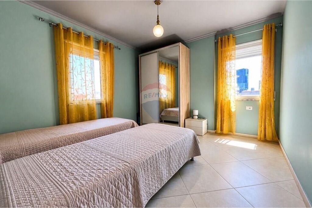 Shitet apartament 2+1 te Mine Peza