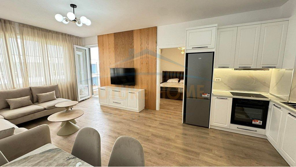 Qera, Apartament 2+1, Univers City