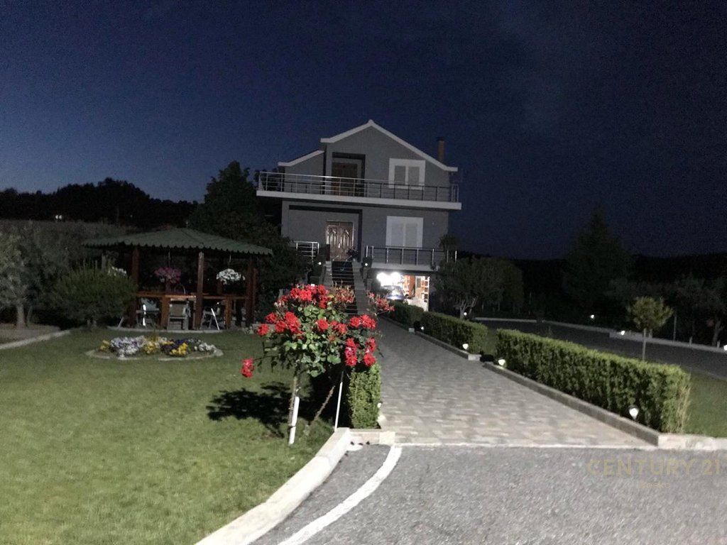 TERRENO + VILLA IN VENDITA, Vore, Tirana