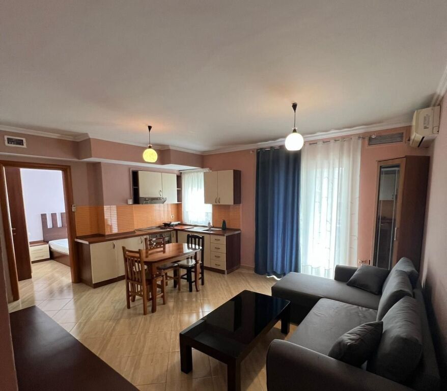 🏢Prane Fakultetit e Mjeksise,Rruga e Dibres jepet me qera apartament 1+1, i mobiluar.45,000Leke