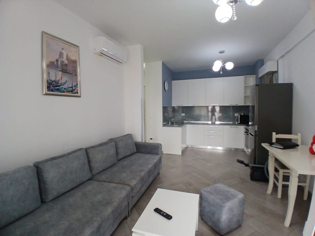 Jepet Me Qera Apartament 1+1+1 Ballkon