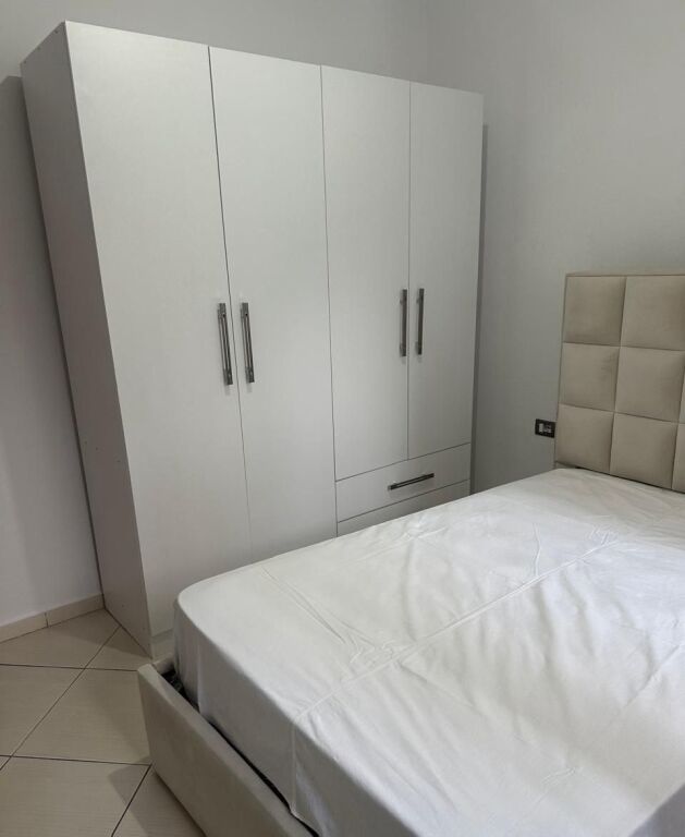 Affitto | Shtëpi private 2 + 1 | Komisariati 4 | 350 €/mese