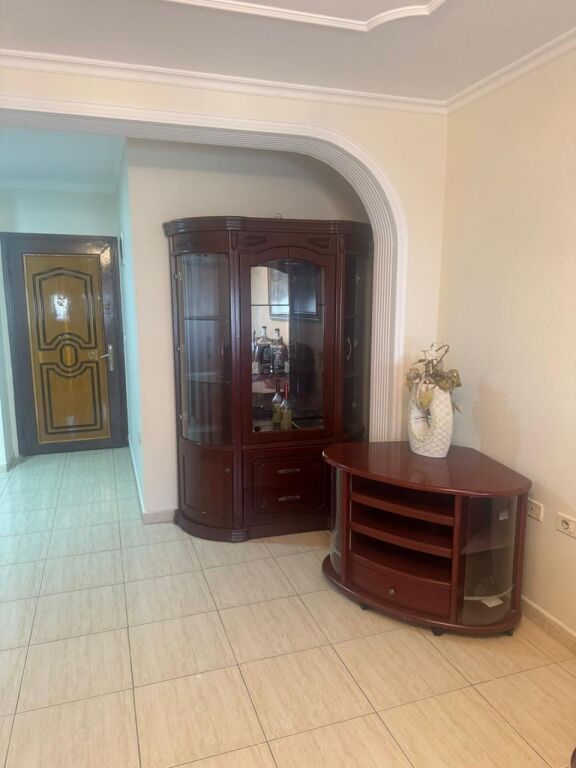 Jepet  me qira 1+1 Rr.Kongresi i Manastirit 40.000 leke