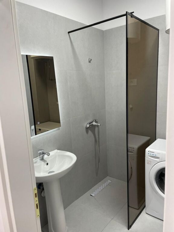 Jepet me qira apartament 1+1