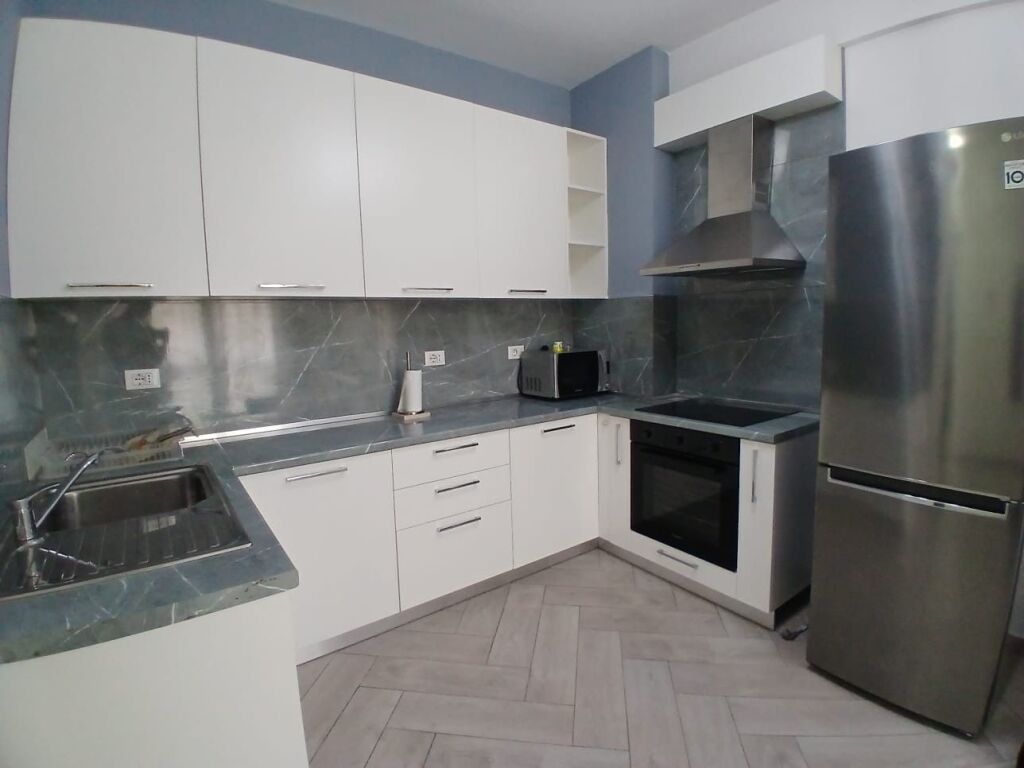 Jepet Me Qera Apartament 1+1+1 Ballkon