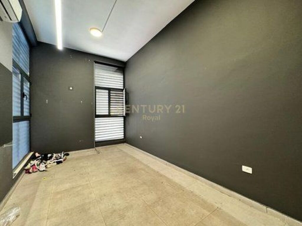  Commercial space for rent on Bardhok Biba Street