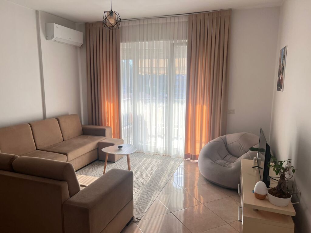 JEPET ME QIRA APARTAMENT 1+1 PRANE RRUGES SE ELBASANIT !