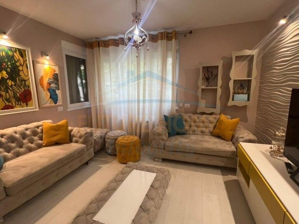 Qera, Apartament 2+1+2, Kopshti Zoologjik, Tiranë.