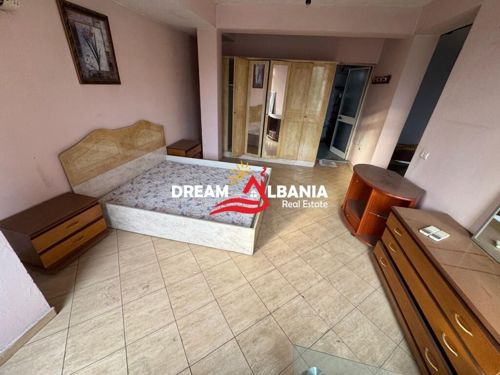 Vendesi in vendita 2 Appartamenti (1+1 e 2+1) al Incrocio del 21 Dicembre (ID 4139190)